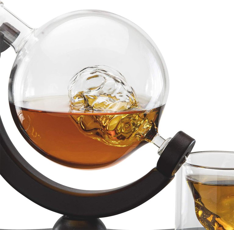 decantor craniu cu pahare si suport - cadouri barbati